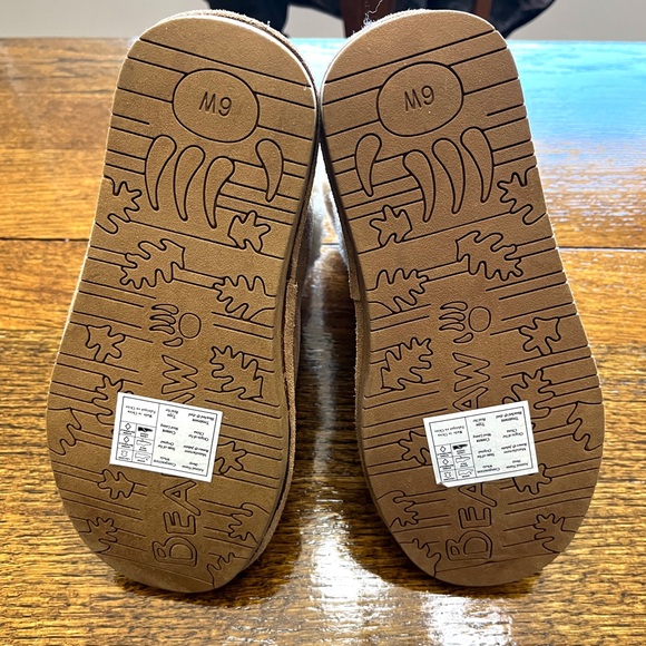 LIKE NEW BearPaw Suede Fleece lined Boots - Picture 4 of 6